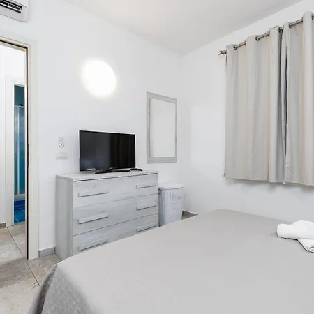 Lo Squalo With High Speed Wifi And Private Garden Сasa de vacaciones Olbia